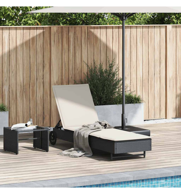 Chaise longue avec roues et coussin noir résine tressée | Mobilier & Déco